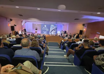 Προεκλογική φιέστα με απευθείας ανάθεση η εκδήλωση για τον τουρισμό- Πυρά Ζεμπιλιάδου στην περιφερειακή αρχή: «Δεν είμαστε γλάστρες και χειροκροτητές στο Περιφερειακό Συμβούλιο»
