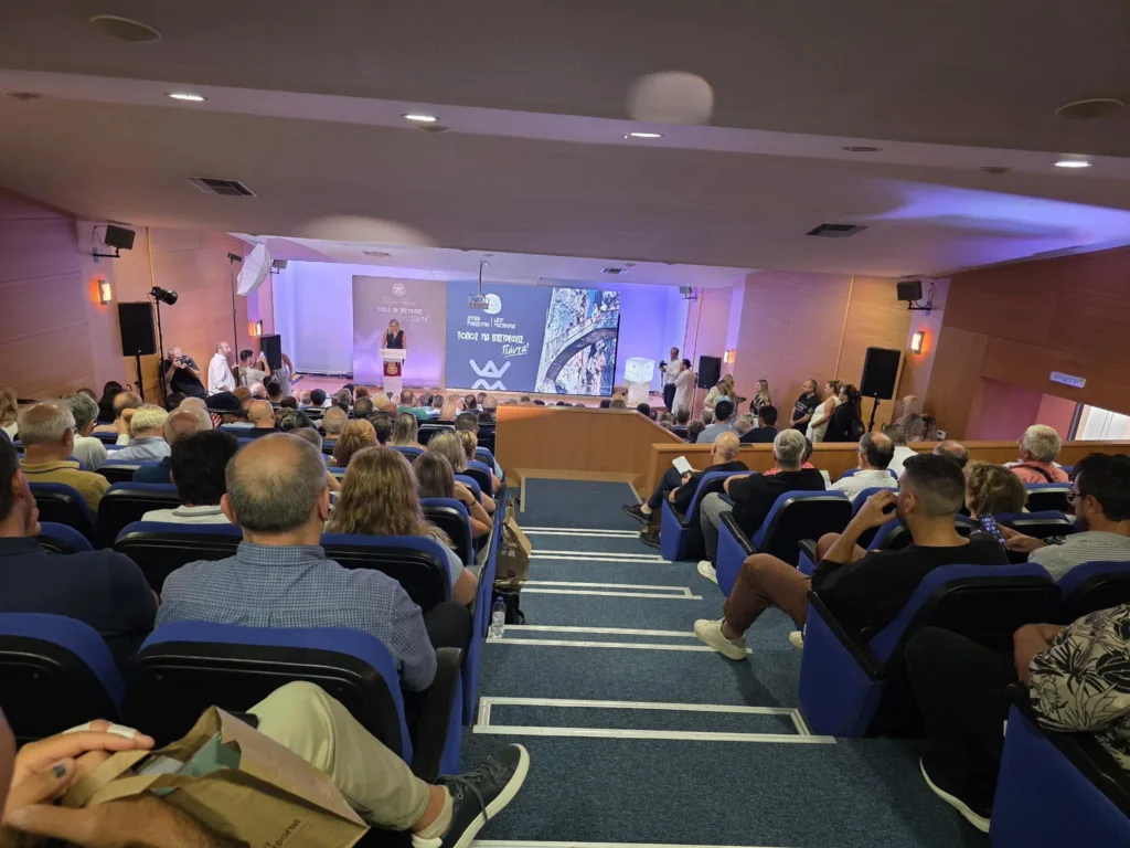Προεκλογική φιέστα με απευθείας ανάθεση η εκδήλωση για τον τουρισμό- Πυρά Ζεμπιλιάδου στην περιφερειακή αρχή: «Δεν είμαστε γλάστρες και χειροκροτητές στο Περιφερειακό Συμβούλιο»