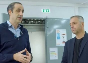 Δωρεά βιβλίων στον ΕΟΠΑΕ στη Θεσσαλονίκη από τους Bookmarkers και τον Γρηγόρη Δημητριάδη (video)
