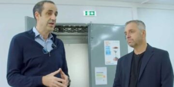Δωρεά βιβλίων στον ΕΟΠΑΕ στη Θεσσαλονίκη από τους Bookmarkers και τον Γρηγόρη Δημητριάδη (video)