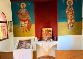 Εσπερινός στο εξωκκλήσι που βρίσκεται στο Φράγμα Περδίκκα, παραμονές του Αγίου Δημητρίου