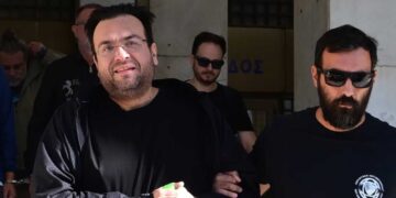 Στην Ευελπίδων μεταφέρθηκε ο Φίλιππος Καμπούρης – «Είμαι αθώος» δήλωσε στους δημοσιογράφους