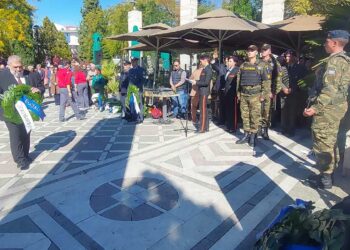 Ελευθέρια Πτολεμαΐδας: Οι καταθέσεις στεφάνων στο Μνημείο Πεσόντων (φωτο-video)