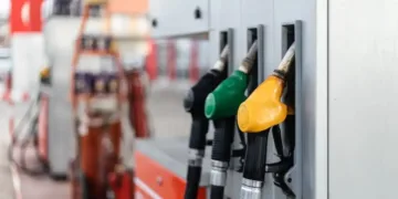 Μείωση 40 λεπτά στο πετρέλαιο θέρμανσης και αύξηση του επιδόματος κατά 30%- Όλα τα νέα μέτρα