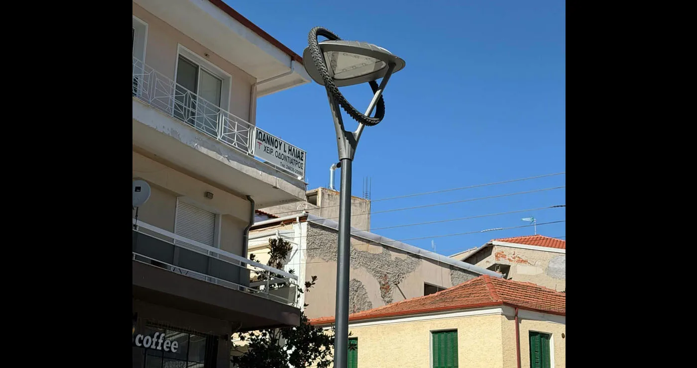 Πτολεμαΐδα: Νέα κολόνα φωτισμού στο Παλιό Πάρκο μετά την πτώση της προηγούμενης