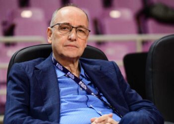 Συνελήφθη ο πρόεδρος της Ομοσπονδίας Μπάσκετ για στημένους αγώνες – Εντάλματα για διαιτητές, σύμβουλο διαιτησίας και πρώην αθλητή
