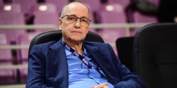 Συνελήφθη ο πρόεδρος της Ομοσπονδίας Μπάσκετ για στημένους αγώνες – Εντάλματα για διαιτητές, σύμβουλο διαιτησίας και πρώην αθλητή