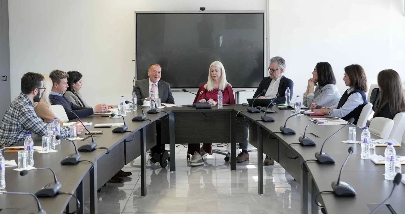Νέα συνεργασία με επίκεντρο τους νέους και τον Ελληνισμό του εξωτερικού – Συνεργασία του ΜΚΣ «Ελληνισμός εν Δράσει»