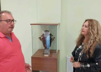 Σημαντική εμπειρία η ξενάγηση στο “πνευματικό κόσμημα” τη ΒΙΒΛΙΟΘΗΚΗ του Ποντιακού Συλλόγου Πτολεμαΐδας (Ρεπορτάζ της Κούλας Πουλασιχίδου)