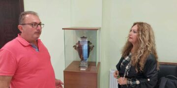 Σημαντική εμπειρία η ξενάγηση στο “πνευματικό κόσμημα” τη ΒΙΒΛΙΟΘΗΚΗ του Ποντιακού Συλλόγου Πτολεμαΐδας (Ρεπορτάζ της Κούλας Πουλασιχίδου)