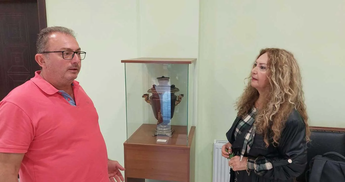 Σημαντική εμπειρία η ξενάγηση στο “πνευματικό κόσμημα” τη ΒΙΒΛΙΟΘΗΚΗ του Ποντιακού Συλλόγου Πτολεμαΐδας (Ρεπορτάζ της Κούλας Πουλασιχίδου)