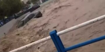 Ρόδος: Δραματικές εικόνες από την κακοκαιρία – Αυτοκίνητα παρασύρθηκαν από τα νερά