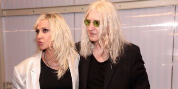 Ο Νίκος Καρβέλας κατέθεσε ασφαλιστικά μέτρα – Απαγορεύει στην Άννα Βίσση να λέει τα τραγούδια του